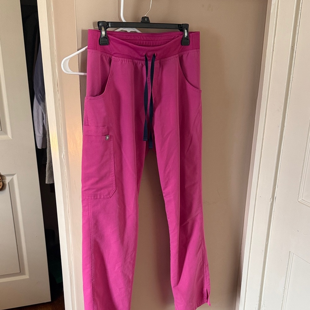 FIGS Women’s Pink Kade cargo Scrub Pants